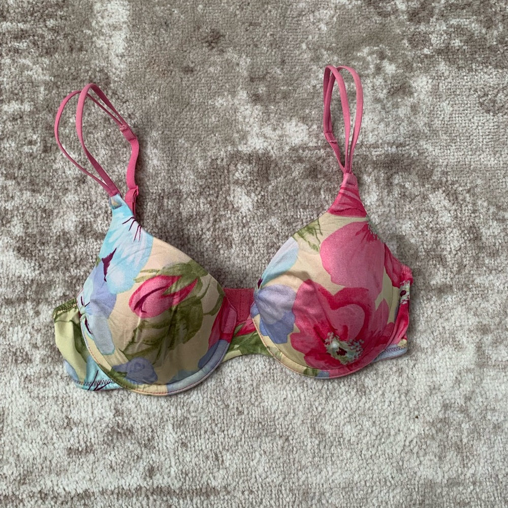 Victoria’s Secret Lined Perfect Coverage Underwire Bra